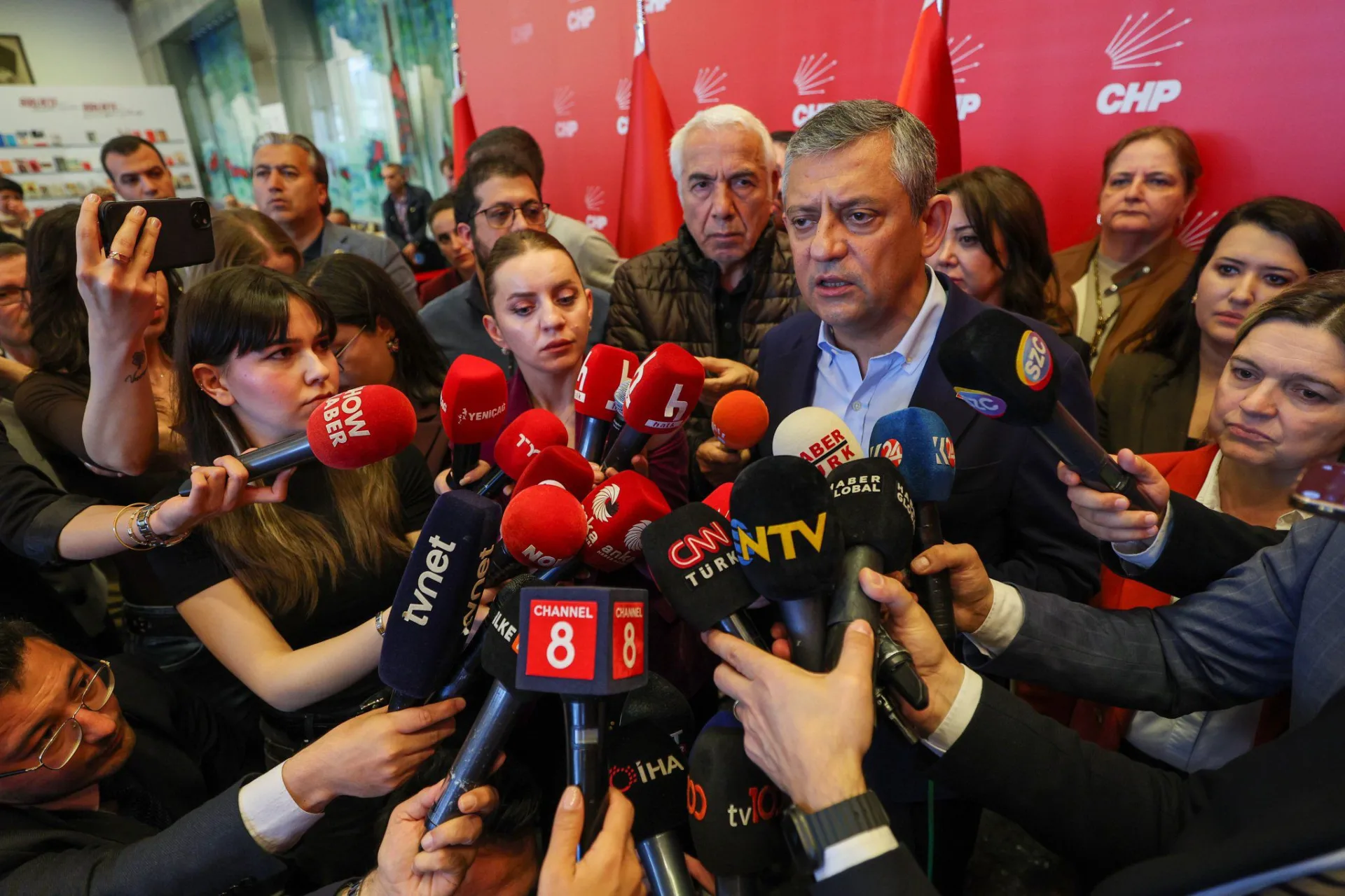 Özgür Özel’den ‘40 Gün’ Mesajı: CHP’de Kurultay Süreci Başlıyor