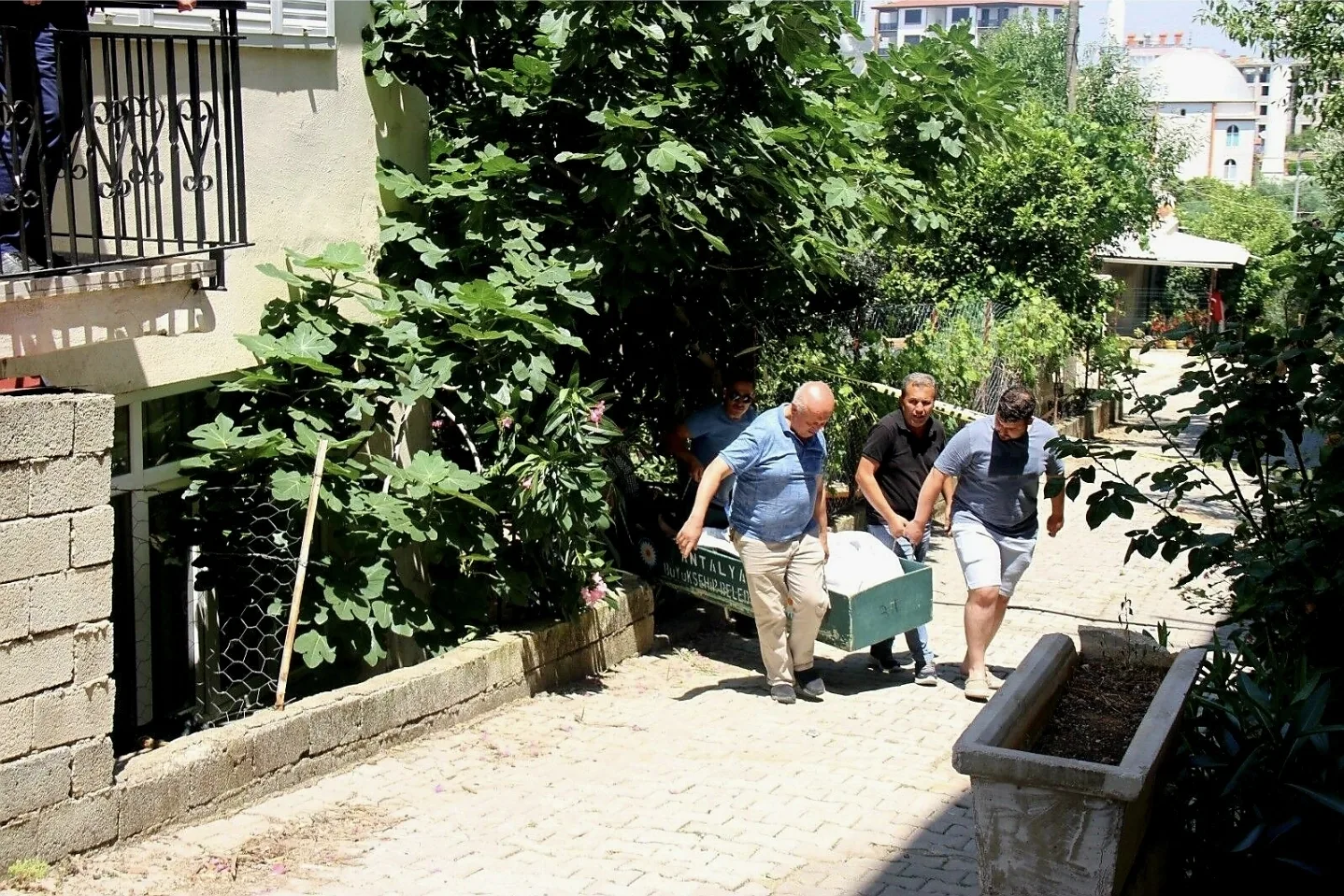Antalya’da Şüpheli Ölüm: 41 Yaşındaki Mustafa Gök Bahçesinde Ölü Bulundu