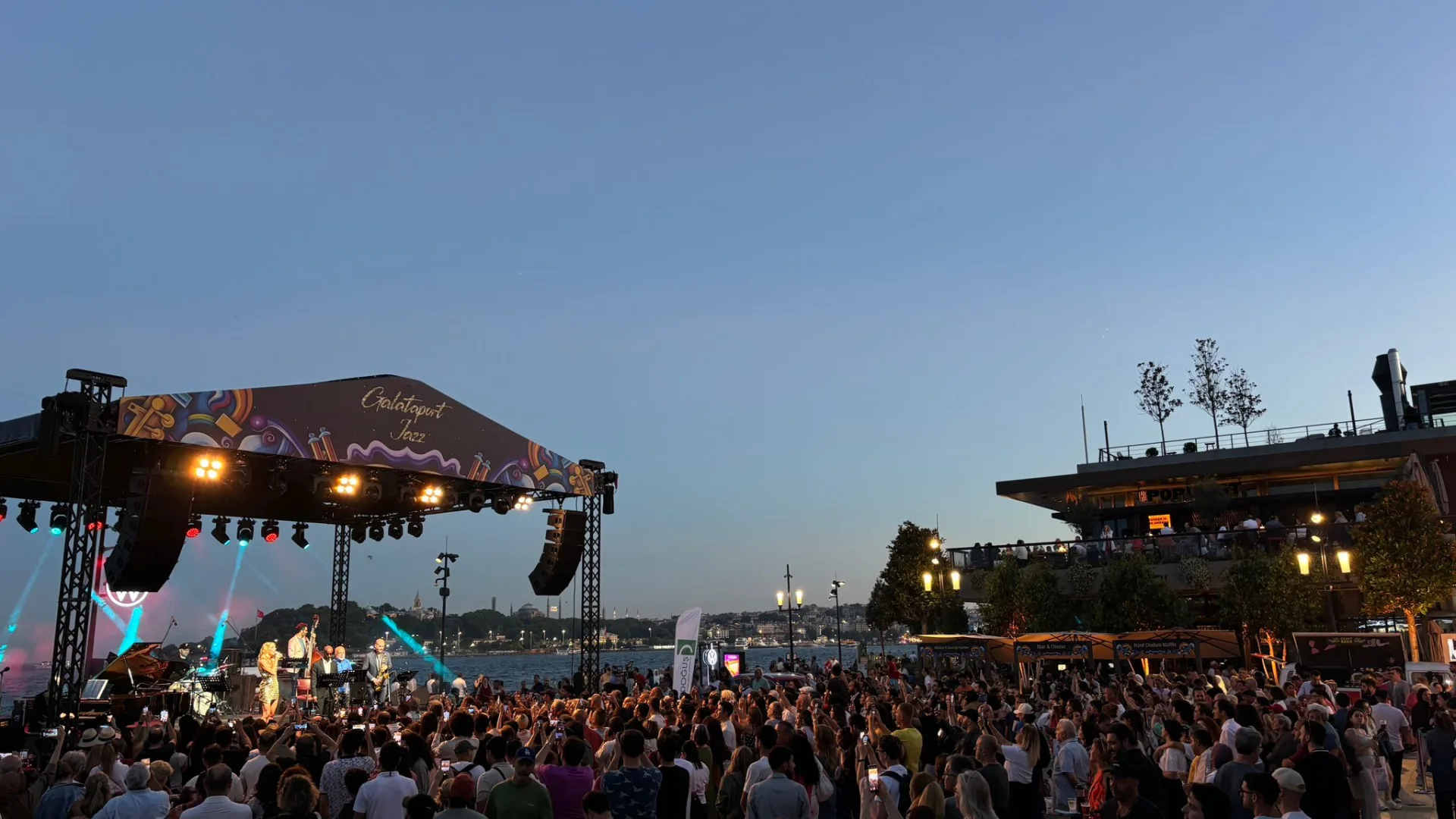 Boğaz’da Ücretsiz Caz Festivali: Dünya Yıldızları 6-7 Haziran’da İstanbul’da!
