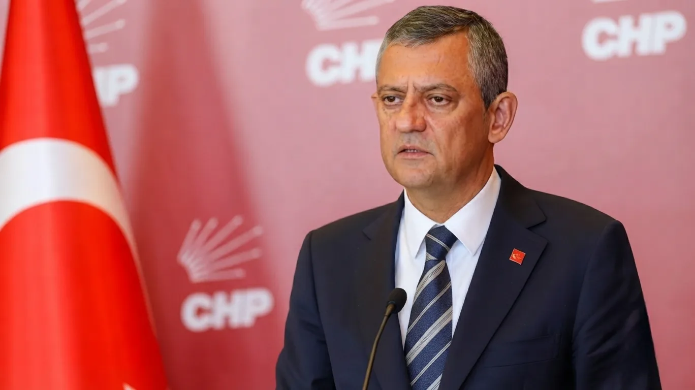 Özgür Özel:  ​“Hep birlikte iktidara yürümek üzere illerimize dağılıyoruz”