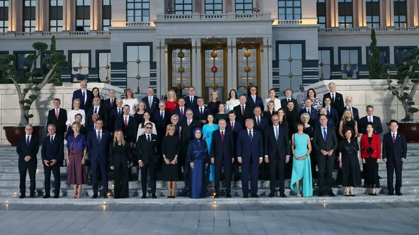 Kameraların Önündeki Güç Masadaki Güç Müdür?
