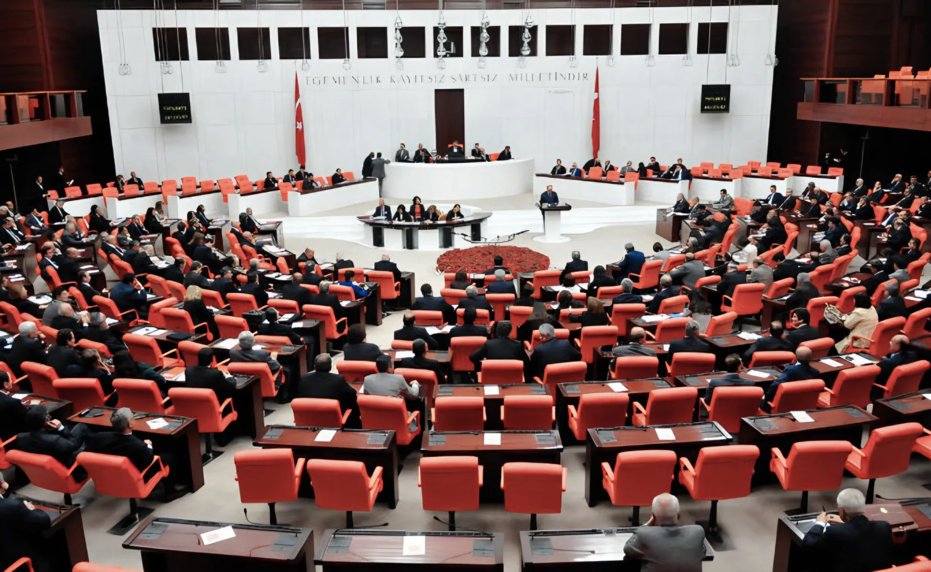 Meclis'te Kritik Hafta: Üniversite Affı Geliyor, Suçlularda Yaş Sınırı Değişiyor!