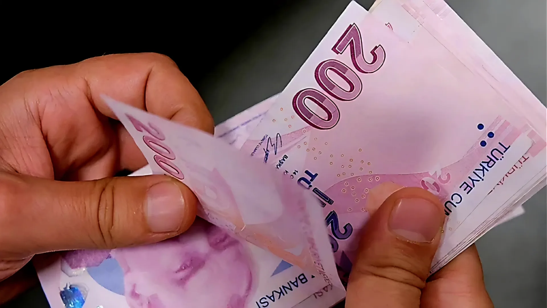 SON DAKİKA: Meclis’ten Geçti: En Düşük Emekli Aylığı 23 Bin 552 Lira Oldu!