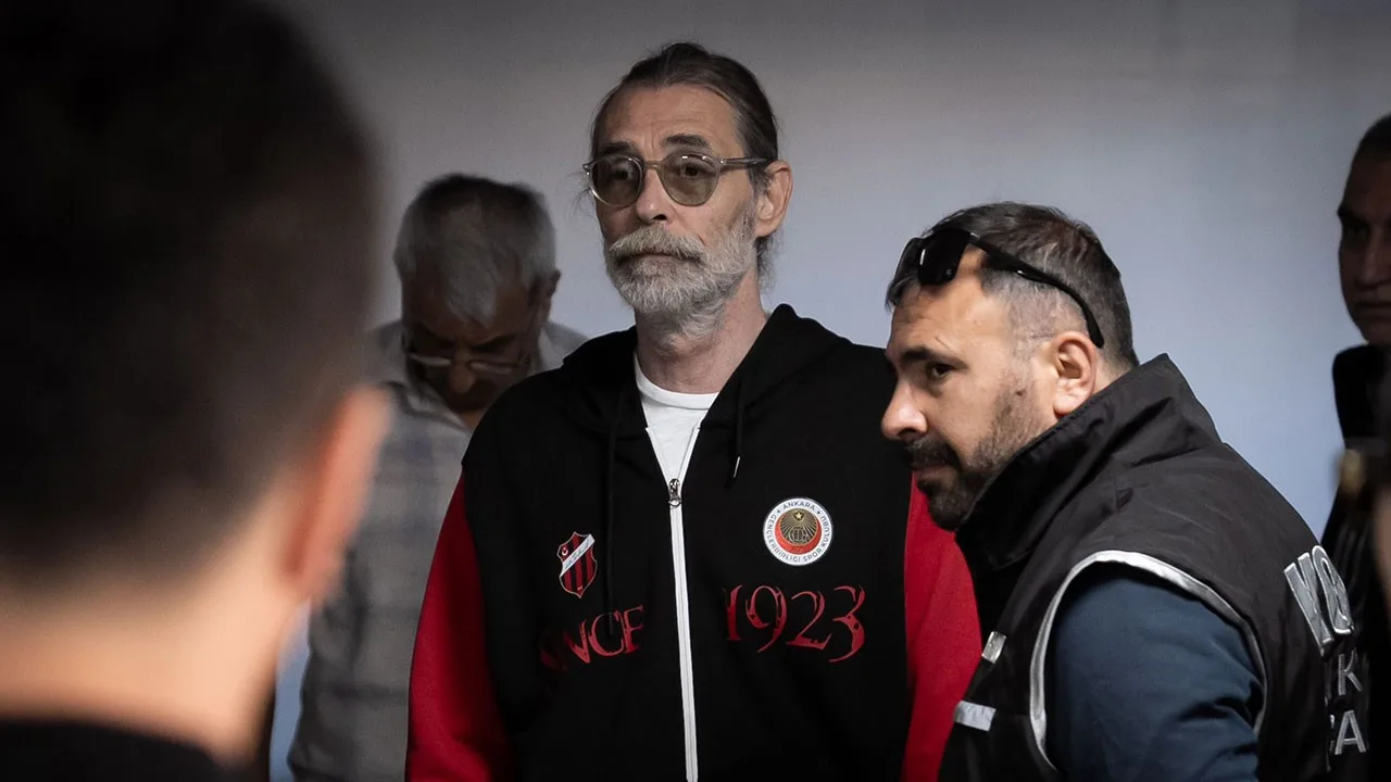 Etimesgut Belediye Başkanı Erdal Beşikçioğlu'ndan Savunma: "İhalelerle İlgim Yok, Suçlamaları Reddediyorum"